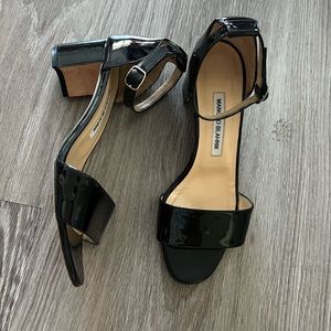 MANOLO BLAHNIK Lauratomod 50mm patent sandals 38